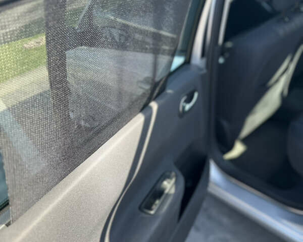 Серый Рено Меган, объемом двигателя 2 л и пробегом 134 тыс. км за 5600 $, фото 5 на Automoto.ua