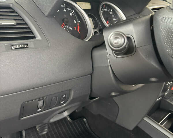 Серый Рено Меган, объемом двигателя 1.6 л и пробегом 210 тыс. км за 6150 $, фото 13 на Automoto.ua