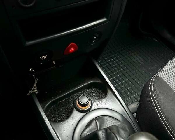 Сірий Рено Меган, об'ємом двигуна 1.5 л та пробігом 313 тис. км за 4750 $, фото 9 на Automoto.ua