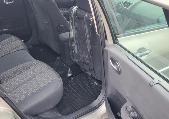 Сірий Рено Меган, об'ємом двигуна 1.6 л та пробігом 320 тис. км за 4600 $, фото 8 на Automoto.ua