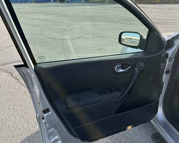 Сірий Рено Меган, об'ємом двигуна 1.87 л та пробігом 349 тис. км за 4400 $, фото 5 на Automoto.ua