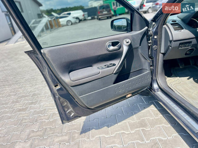 Серый Рено Меган, объемом двигателя 1.6 л и пробегом 217 тыс. км за 4750 $, фото 23 на Automoto.ua