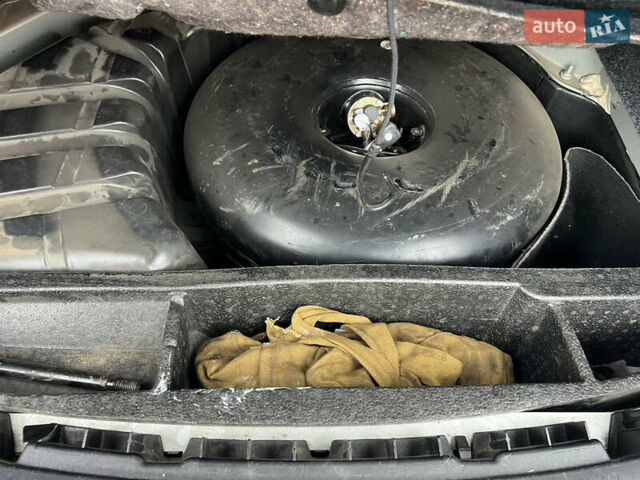 Серый Рено Меган, объемом двигателя 1.6 л и пробегом 281 тыс. км за 4800 $, фото 30 на Automoto.ua