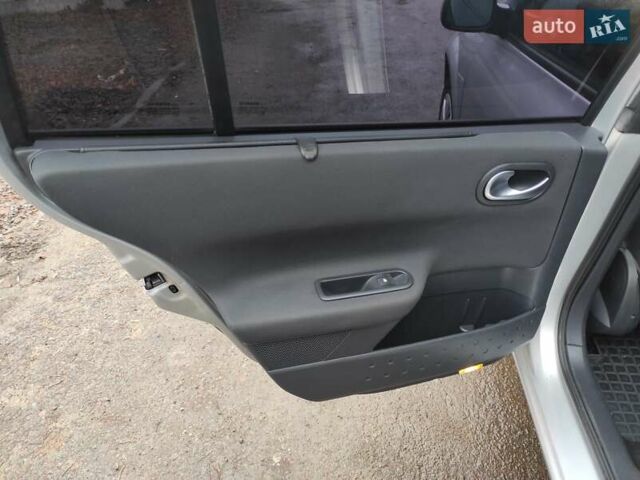 Серый Рено Меган, объемом двигателя 1.6 л и пробегом 199 тыс. км за 5490 $, фото 12 на Automoto.ua