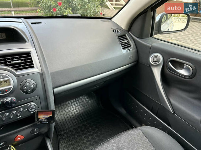 Рено Меган 2007 в Виннице на Automoto.ua Серый Рено Меган, объемом двигателя 1.6 л и пробегом 178 тыс. км за 5850 $, фото 45 на Automoto.ua