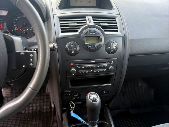 Серый Рено Меган, объемом двигателя 1.6 л и пробегом 215 тыс. км за 5400 $, фото 11 на Automoto.ua