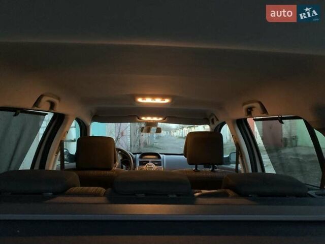 Серый Рено Меган, объемом двигателя 2 л и пробегом 162 тыс. км за 6299 $, фото 51 на Automoto.ua