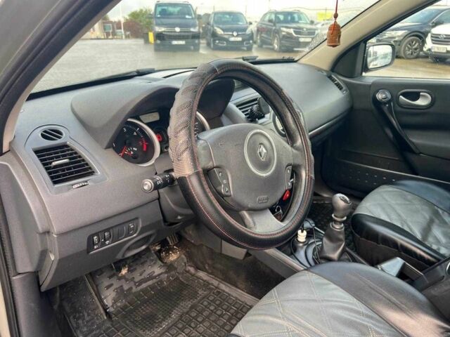 Серый Рено Меган, объемом двигателя 1.5 л и пробегом 342 тыс. км за 4690 $, фото 17 на Automoto.ua