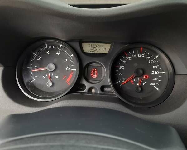 Серый Рено Меган, объемом двигателя 1.6 л и пробегом 234 тыс. км за 4999 $, фото 15 на Automoto.ua