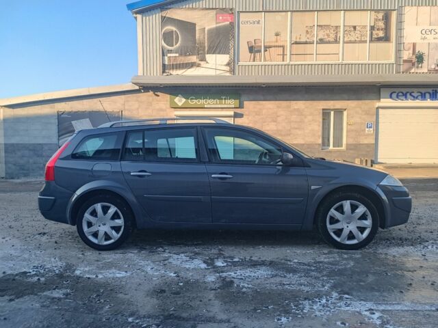 Серый Рено Меган, объемом двигателя 2 л и пробегом 195 тыс. км за 6100 $, фото 3 на Automoto.ua