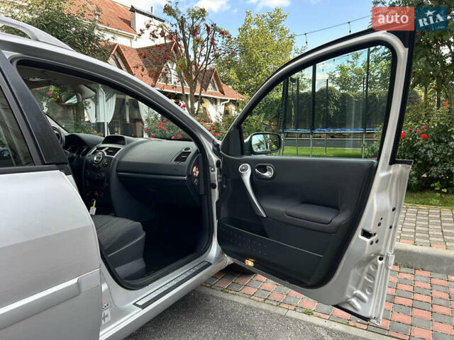 Рено Меган 2007 в Виннице на Automoto.ua Серый Рено Меган, объемом двигателя 1.6 л и пробегом 178 тыс. км за 5850 $, фото 60 на Automoto.ua