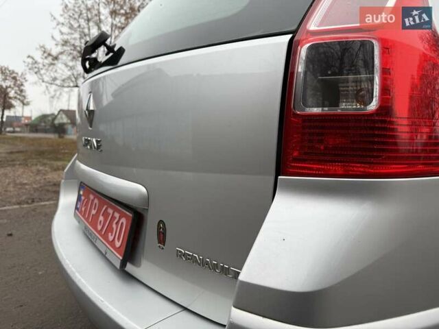 Серый Рено Меган, объемом двигателя 1.6 л и пробегом 206 тыс. км за 5190 $, фото 25 на Automoto.ua