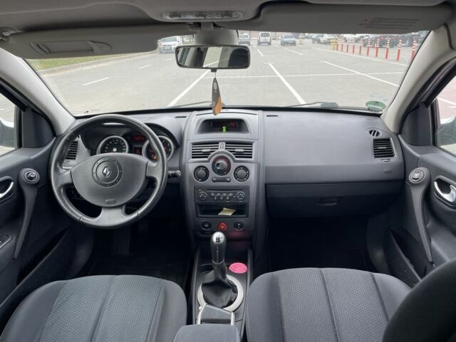 Серый Рено Меган, объемом двигателя 1.6 л и пробегом 196 тыс. км за 5500 $, фото 4 на Automoto.ua