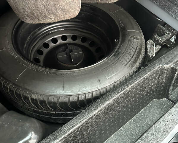 Серый Рено Меган, объемом двигателя 1.6 л и пробегом 174 тыс. км за 5550 $, фото 8 на Automoto.ua