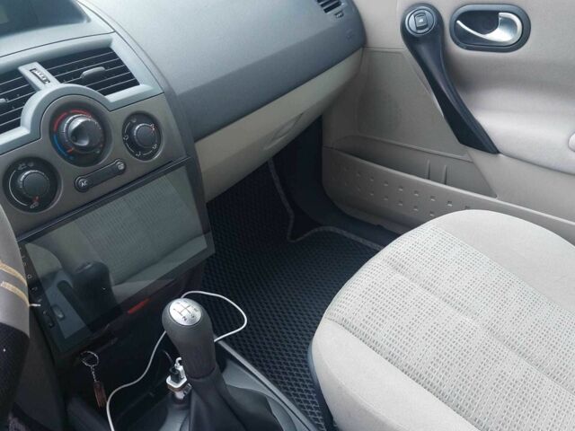 Серый Рено Меган, объемом двигателя 1.6 л и пробегом 270 тыс. км за 3800 $, фото 16 на Automoto.ua