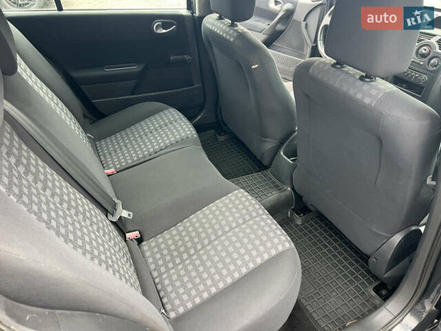 Рено Меган 2007 в Кривом Роге на Automoto.ua Серый Рено Меган, объемом двигателя 1.46 л и пробегом 290 тыс. км за 5500 $, фото 11 на Automoto.ua