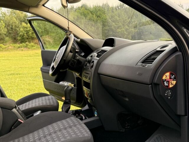 Серый Рено Меган, объемом двигателя 1.6 л и пробегом 241 тыс. км за 5200 $, фото 7 на Automoto.ua