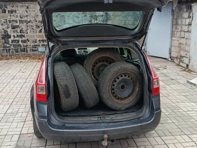 Серый Рено Меган, объемом двигателя 1.6 л и пробегом 400 тыс. км за 3500 $, фото 6 на Automoto.ua