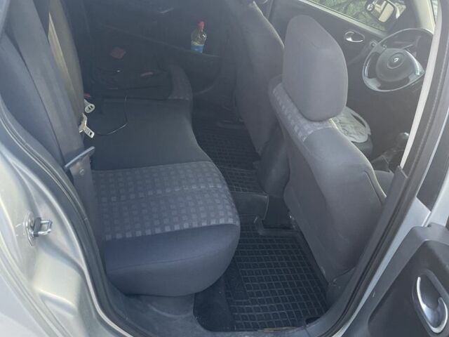 Сірий Рено Меган, об'ємом двигуна 1.5 л та пробігом 400 тис. км за 4300 $, фото 3 на Automoto.ua