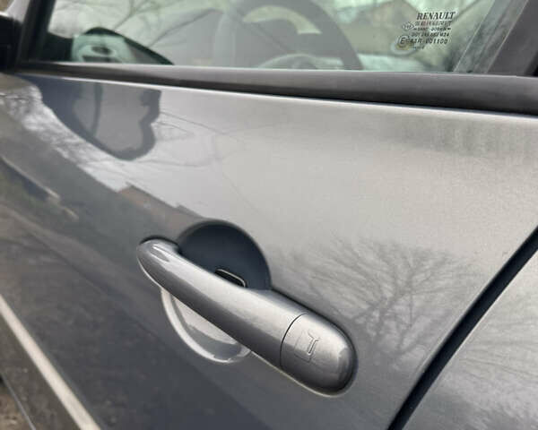 Серый Рено Меган, объемом двигателя 1.6 л и пробегом 174 тыс. км за 5550 $, фото 45 на Automoto.ua