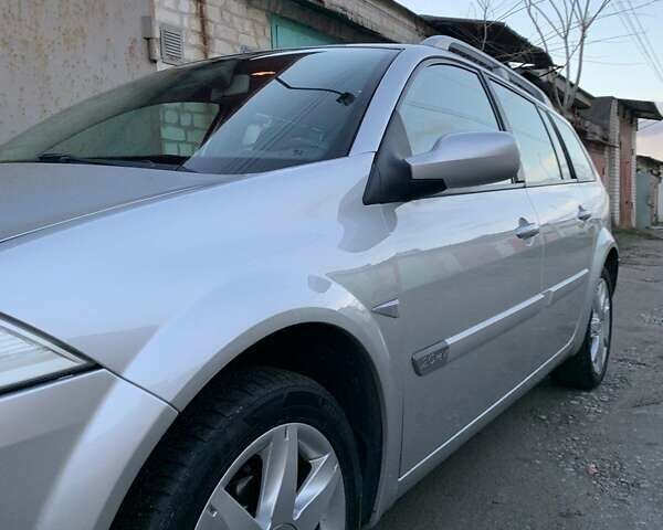 Серый Рено Меган, объемом двигателя 2 л и пробегом 162 тыс. км за 6299 $, фото 72 на Automoto.ua