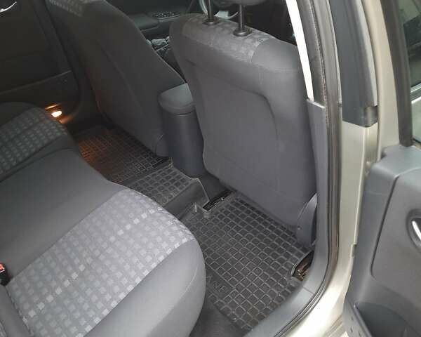 Серый Рено Меган, объемом двигателя 1.6 л и пробегом 234 тыс. км за 4999 $, фото 7 на Automoto.ua