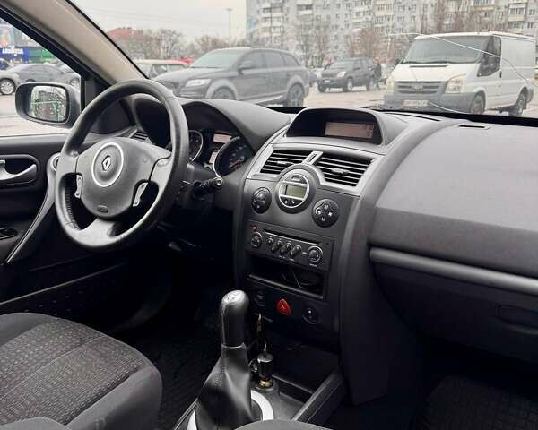 Серый Рено Меган, объемом двигателя 1.6 л и пробегом 231 тыс. км за 4750 $, фото 8 на Automoto.ua