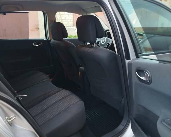 Серый Рено Меган, объемом двигателя 2 л и пробегом 162 тыс. км за 6299 $, фото 127 на Automoto.ua