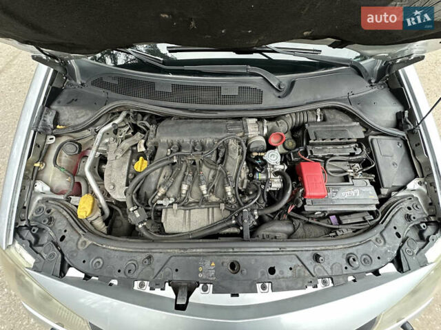 Сірий Рено Меган, об'ємом двигуна 2 л та пробігом 262 тис. км за 5650 $, фото 15 на Automoto.ua