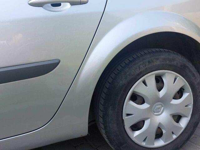 Серый Рено Меган, объемом двигателя 1.6 л и пробегом 270 тыс. км за 3800 $, фото 8 на Automoto.ua