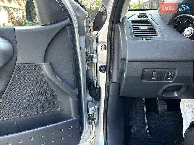 Рено Меган 2007 в Виннице на Automoto.ua Серый Рено Меган, объемом двигателя 1.6 л и пробегом 178 тыс. км за 5850 $, фото 57 на Automoto.ua