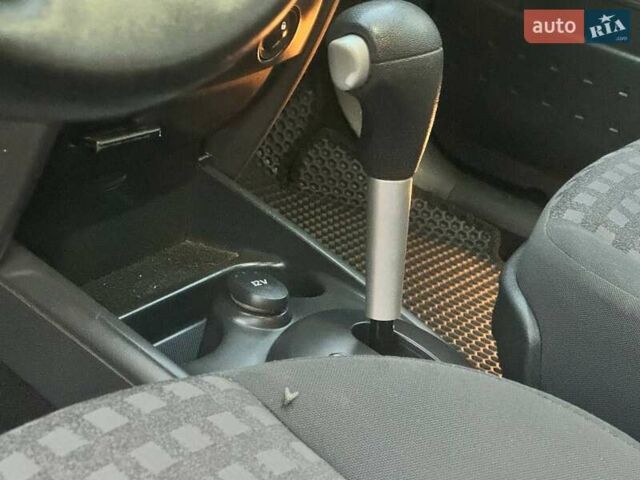 Серый Рено Меган, объемом двигателя 1.6 л и пробегом 190 тыс. км за 5650 $, фото 32 на Automoto.ua