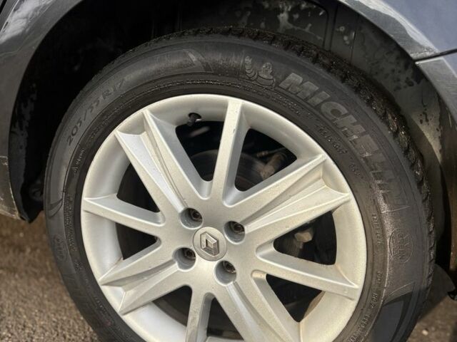 Серый Рено Меган, объемом двигателя 1.6 л и пробегом 215 тыс. км за 5400 $, фото 10 на Automoto.ua