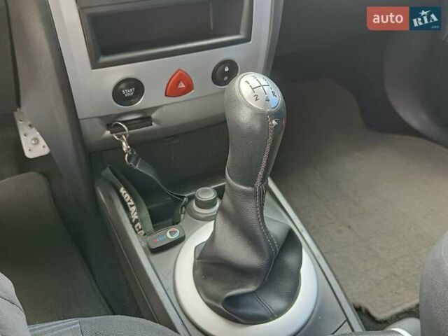 Серый Рено Меган, объемом двигателя 1.6 л и пробегом 240 тыс. км за 5450 $, фото 13 на Automoto.ua