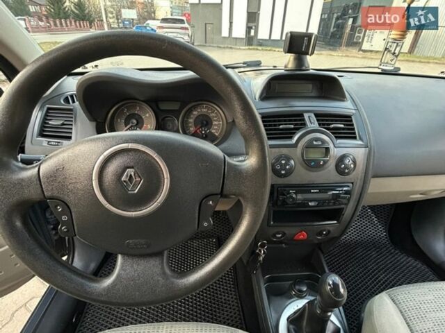 Сірий Рено Меган, об'ємом двигуна 1.5 л та пробігом 287 тис. км за 4500 $, фото 16 на Automoto.ua