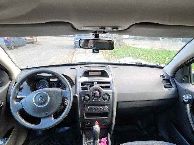 Рено Меган 2007 в Купянске на Automoto.ua Серый Рено Меган, объемом двигателя 1.4 л и пробегом 228 тыс. км за 3300 $, фото 12 на Automoto.ua