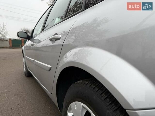 Серый Рено Меган, объемом двигателя 1.6 л и пробегом 206 тыс. км за 5190 $, фото 26 на Automoto.ua