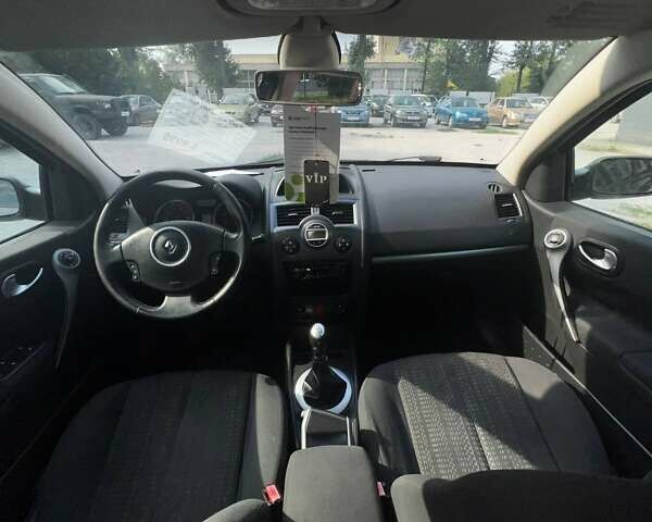 Серый Рено Меган, объемом двигателя 2 л и пробегом 250 тыс. км за 5600 $, фото 9 на Automoto.ua