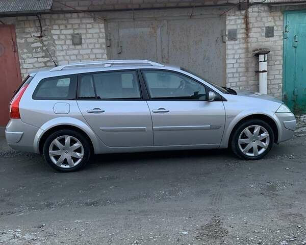 Серый Рено Меган, объемом двигателя 2 л и пробегом 162 тыс. км за 6299 $, фото 54 на Automoto.ua