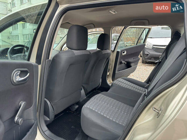 Серый Рено Меган, объемом двигателя 1.6 л и пробегом 236 тыс. км за 5200 $, фото 20 на Automoto.ua