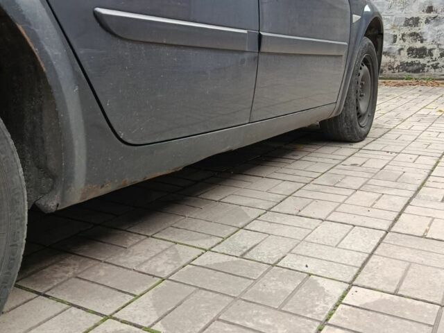 Серый Рено Меган, объемом двигателя 1.6 л и пробегом 400 тыс. км за 3500 $, фото 7 на Automoto.ua