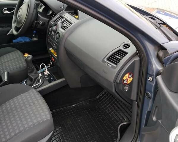 Рено Меган 2007 в Сумах на Automoto.ua Серый Рено Меган, объемом двигателя 1.6 л и пробегом 208 тыс. км за 5400 $, фото 40 на Automoto.ua