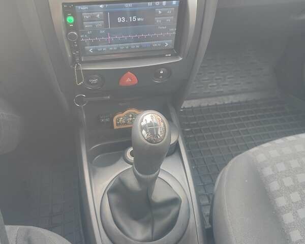 Сірий Рено Меган, об'ємом двигуна 1.6 л та пробігом 226 тис. км за 5100 $, фото 10 на Automoto.ua