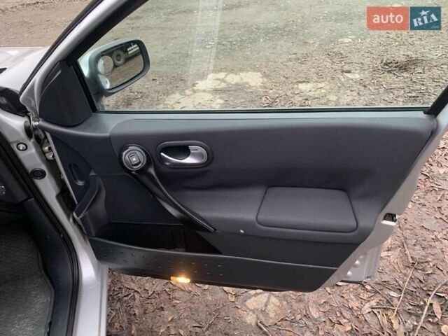 Сірий Рено Меган, об'ємом двигуна 1.6 л та пробігом 284 тис. км за 5700 $, фото 8 на Automoto.ua