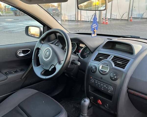 Серый Рено Меган, объемом двигателя 0 л и пробегом 252 тыс. км за 4450 $, фото 8 на Automoto.ua