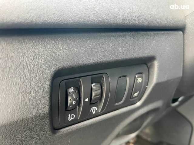 Серый Рено Меган, объемом двигателя 1.5 л и пробегом 342 тыс. км за 4690 $, фото 19 на Automoto.ua