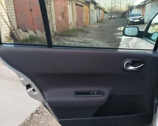 Серый Рено Меган, объемом двигателя 2 л и пробегом 162 тыс. км за 6299 $, фото 110 на Automoto.ua