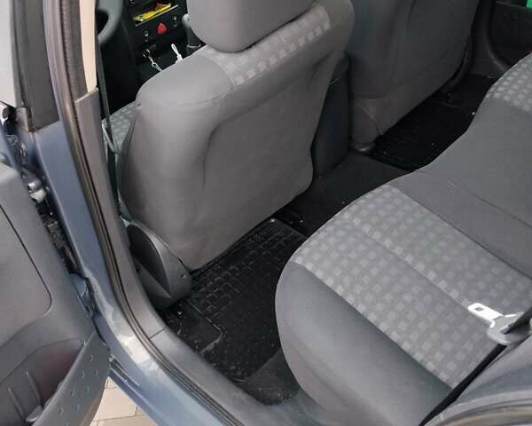Рено Меган 2007 в Сумах на Automoto.ua Серый Рено Меган, объемом двигателя 1.6 л и пробегом 208 тыс. км за 5400 $, фото 33 на Automoto.ua