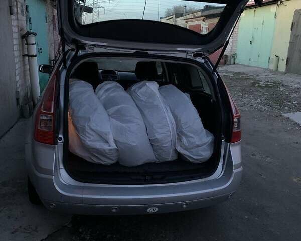 Серый Рено Меган, объемом двигателя 2 л и пробегом 162 тыс. км за 6299 $, фото 140 на Automoto.ua