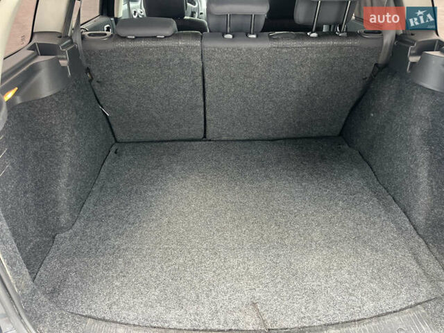 Серый Рено Меган, объемом двигателя 1.6 л и пробегом 217 тыс. км за 4750 $, фото 43 на Automoto.ua